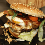 Chef-Burger auf Sesam-Bun